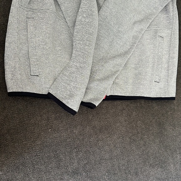 Under armour zip up sweatshirt - Picture 7 of 7